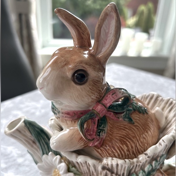 Vintage Fitz and Floyd Classics Bunny Teapot - Picture 13 of 16